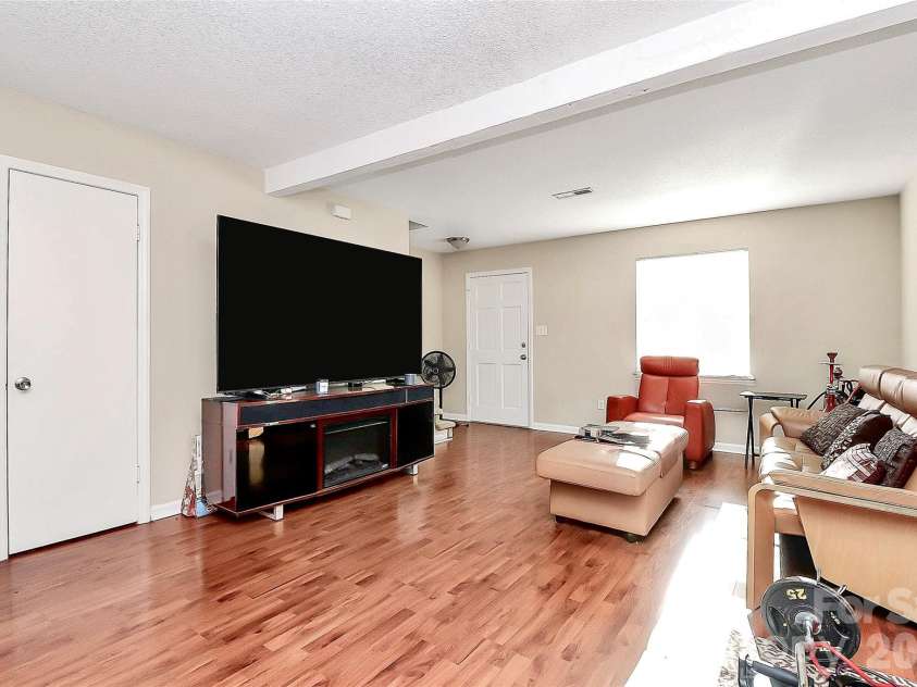 11115 Park Road, Charlotte, NC 28226.  MLS# CAR4337973, YatesRealty ID 4207. 
