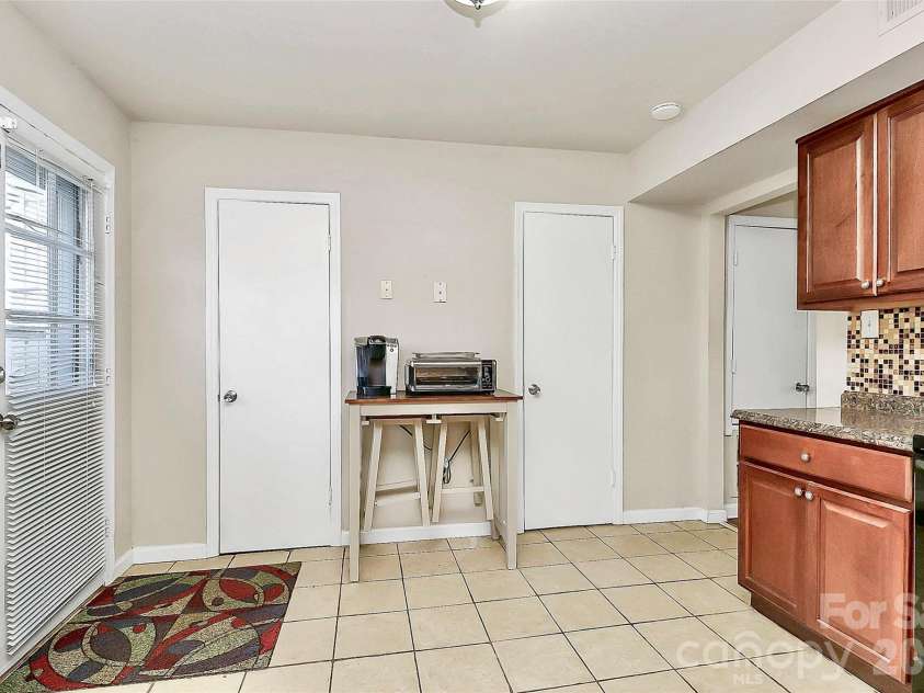 11115 Park Road, Charlotte, NC 28226.  MLS# CAR4337973, YatesRealty ID 4207. 