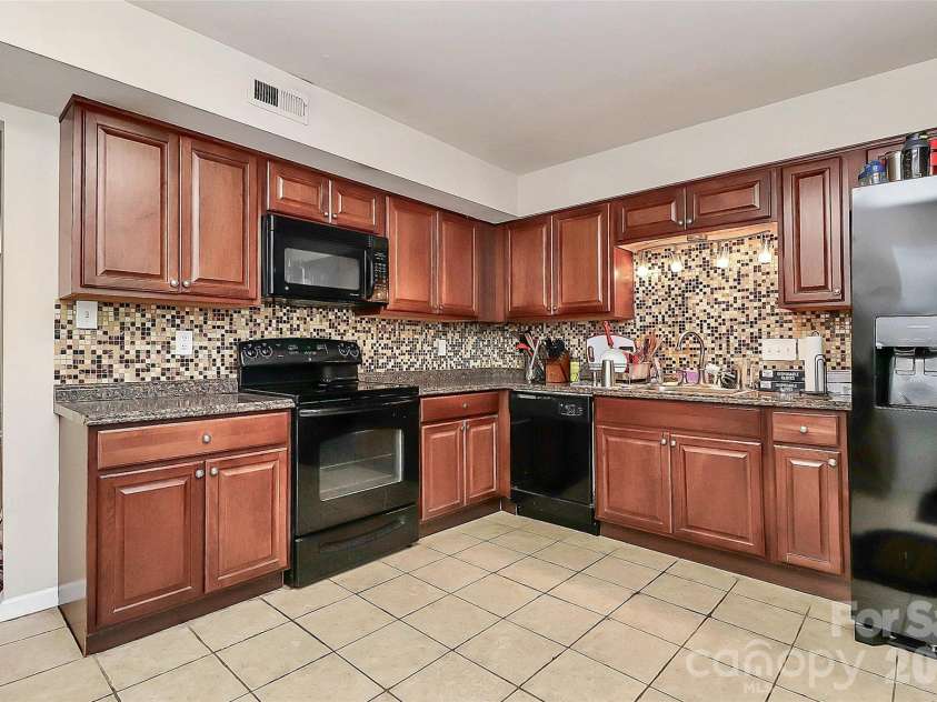 11115 Park Road, Charlotte, NC 28226.  MLS# CAR4337973, YatesRealty ID 4207. 
