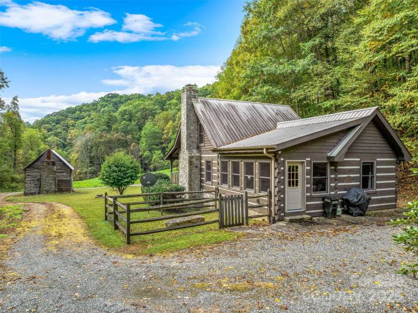 2725 Upper Brush Creek Road, Marshall, NC 28753.  MLS# CAR4197541, YatesRealty ID 4207. 