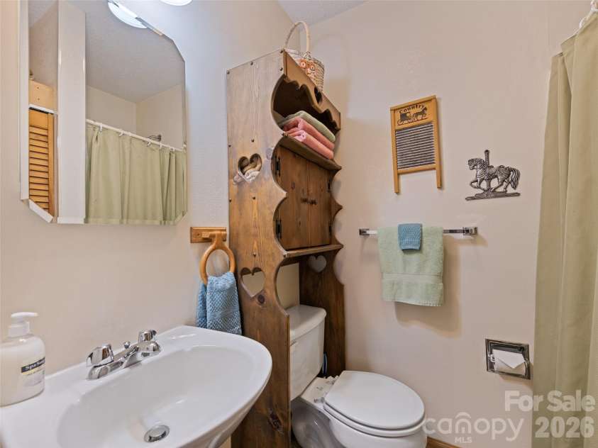 46 Stump Lane, Maggie Valley, NC 28751.  MLS# CAR4361955, YatesRealty ID 42070. 