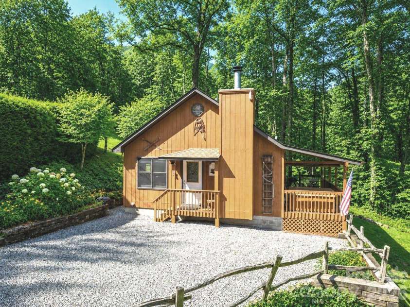 46 Stump Lane, Maggie Valley, NC 28751.  MLS# CAR4361955, YatesRealty ID 42070. 