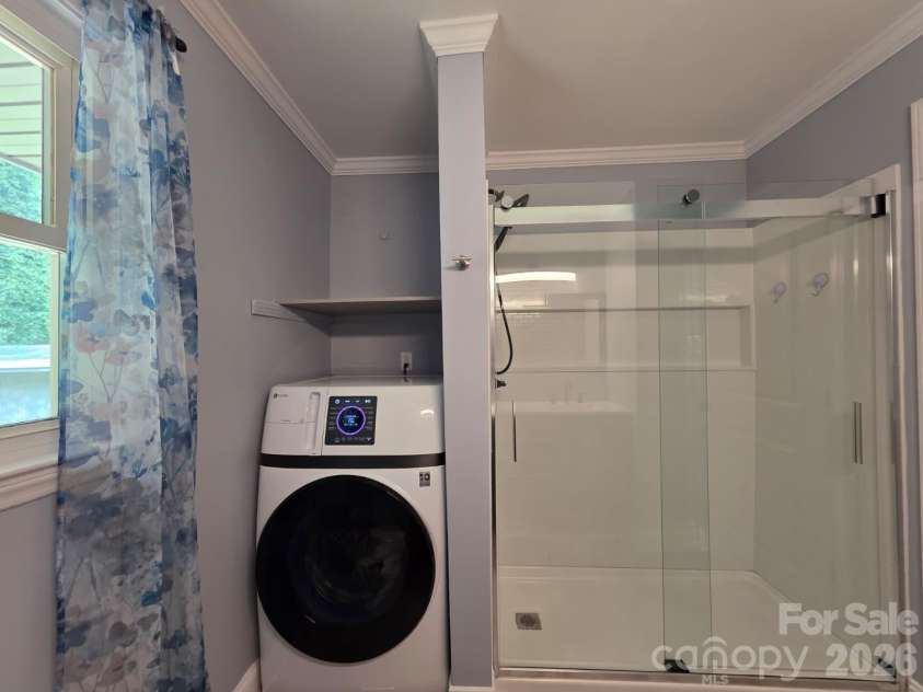 1501 VANCOUVER Drive, Charlotte, NC 28213.  MLS# CAR4408865, YatesRealty ID 42072. 