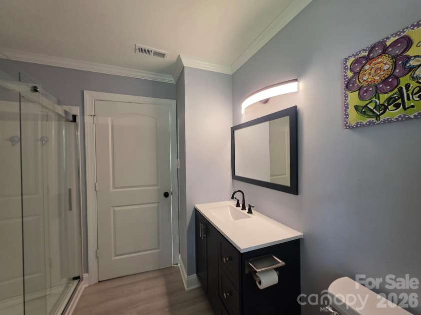 1501 VANCOUVER Drive, Charlotte, NC 28213.  MLS# CAR4408865, YatesRealty ID 42072. 