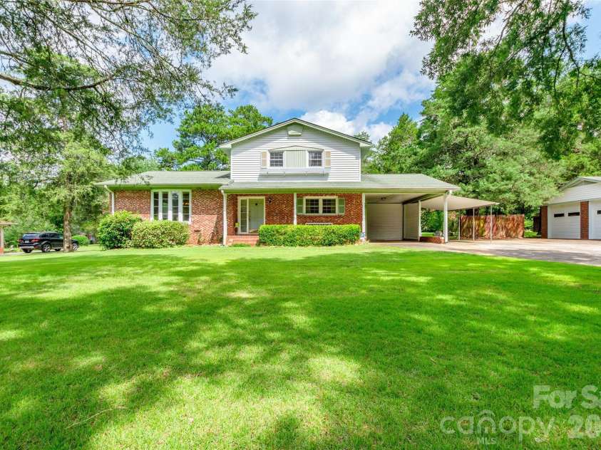 752 Cedar Lane, Chester, SC 29706.  MLS# CAR4411545, YatesRealty ID 42074. 