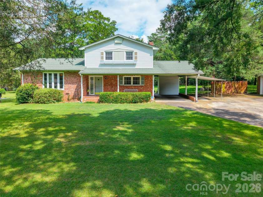 752 Cedar Lane, Chester, SC 29706.  MLS# CAR4411545, YatesRealty ID 42074. 