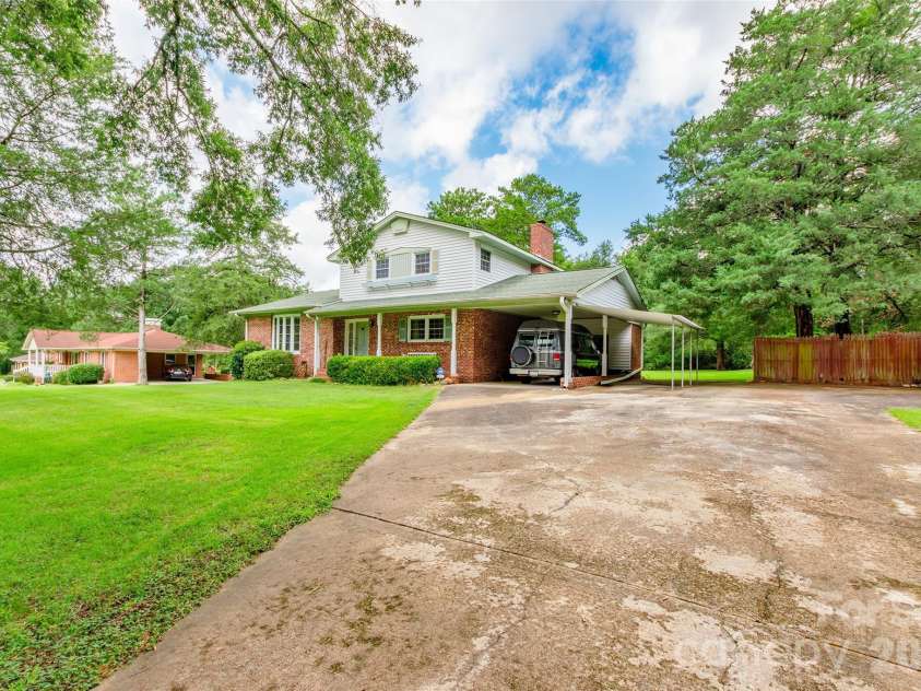 752 Cedar Lane, Chester, SC 29706.  MLS# CAR4411545, YatesRealty ID 42074. 