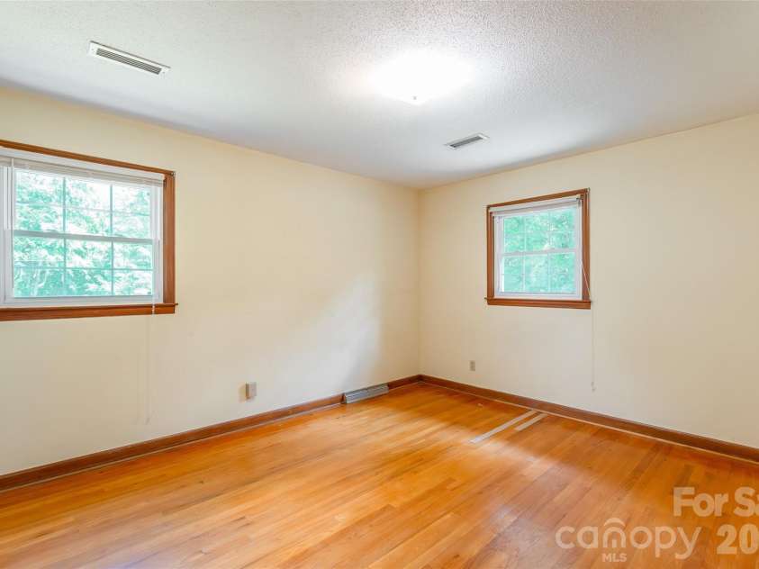 752 Cedar Lane, Chester, SC 29706.  MLS# CAR4411545, YatesRealty ID 42074. 