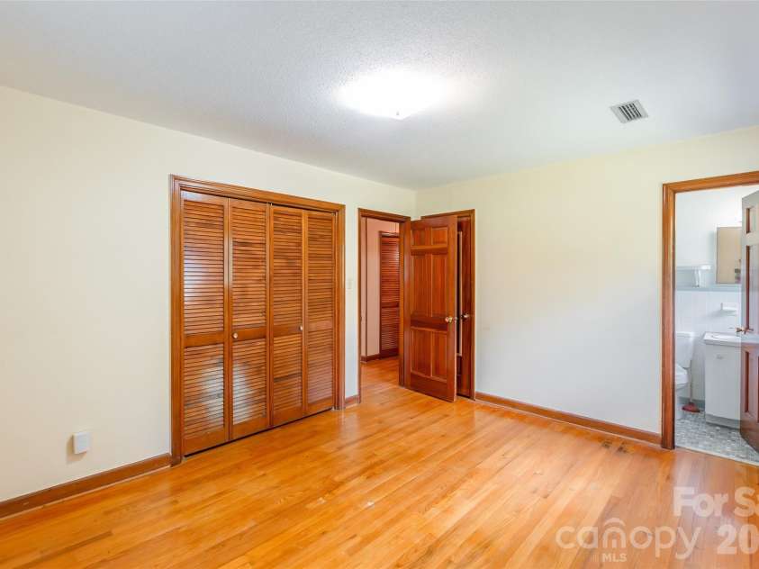 752 Cedar Lane, Chester, SC 29706.  MLS# CAR4411545, YatesRealty ID 42074. 
