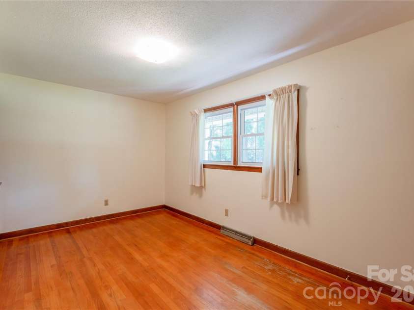 752 Cedar Lane, Chester, SC 29706.  MLS# CAR4411545, YatesRealty ID 42074. 