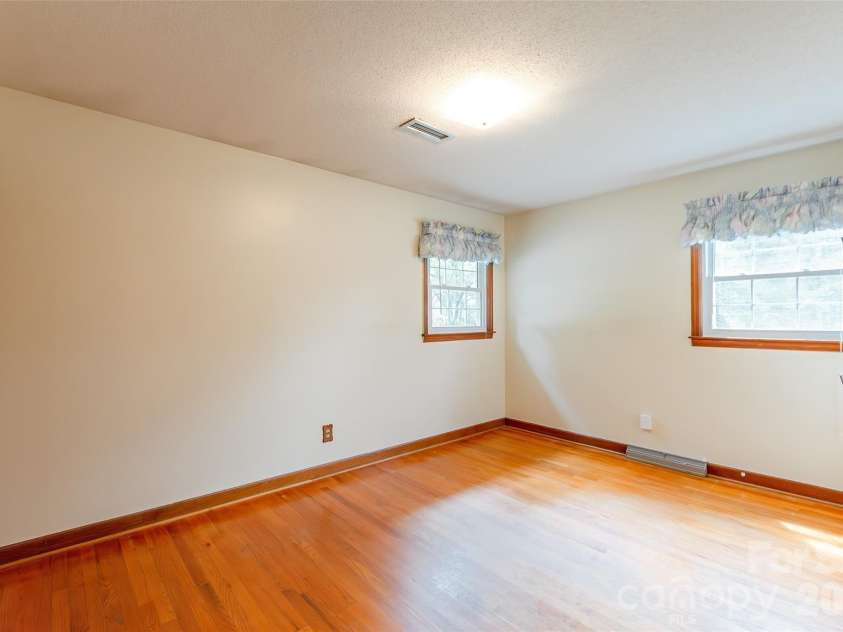 752 Cedar Lane, Chester, SC 29706.  MLS# CAR4411545, YatesRealty ID 42074. 