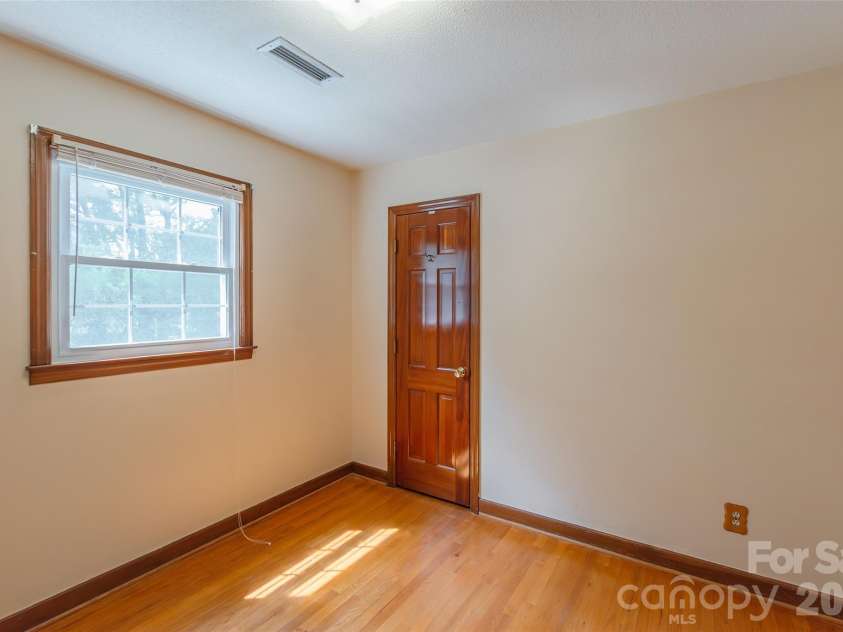 752 Cedar Lane, Chester, SC 29706.  MLS# CAR4411545, YatesRealty ID 42074. 