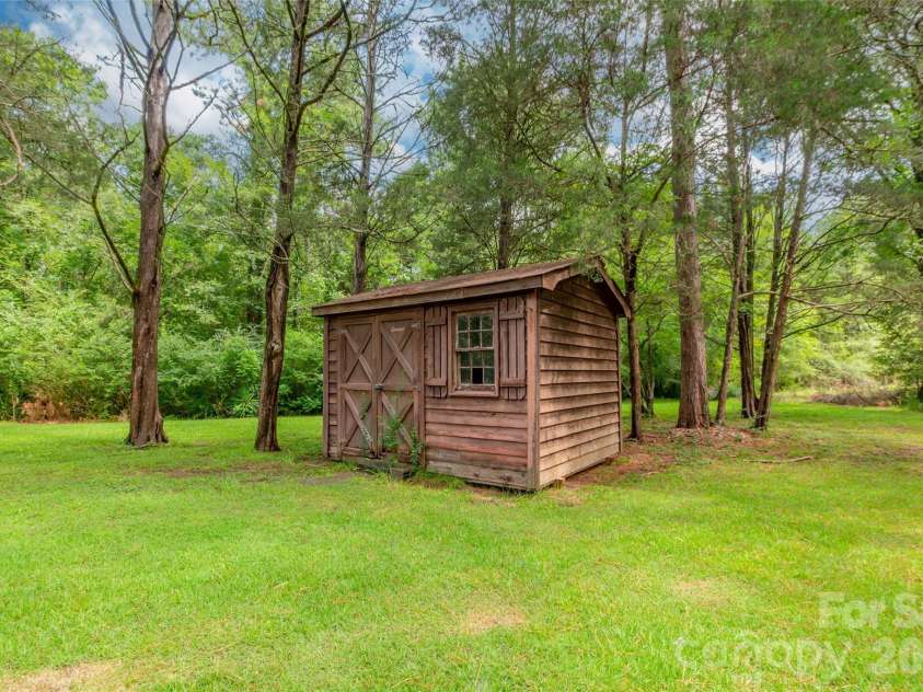 752 Cedar Lane, Chester, SC 29706.  MLS# CAR4411545, YatesRealty ID 42074. 