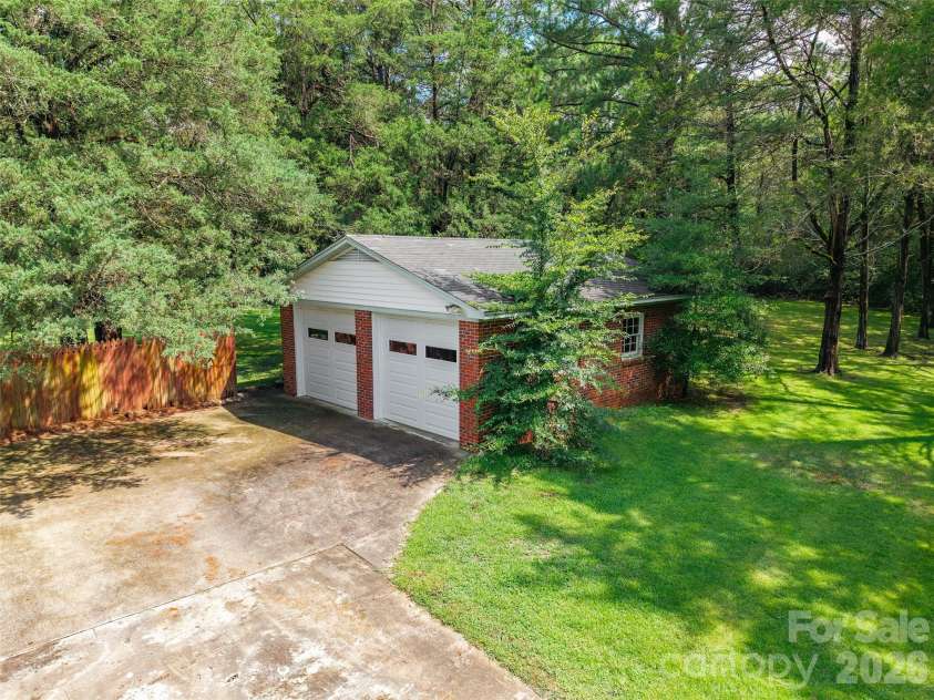 752 Cedar Lane, Chester, SC 29706.  MLS# CAR4411545, YatesRealty ID 42074. 