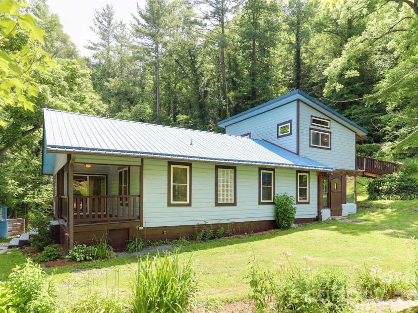 435 Mountain Cove Road, Marshall, NC 28753.  MLS# CAR4396478, YatesRealty ID 42077. 