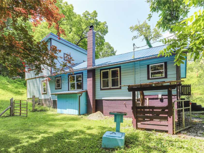 435 Mountain Cove Road, Marshall, NC 28753.  MLS# CAR4396478, YatesRealty ID 42077. 