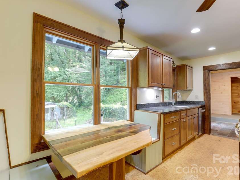 435 Mountain Cove Road, Marshall, NC 28753.  MLS# CAR4396478, YatesRealty ID 42077. 