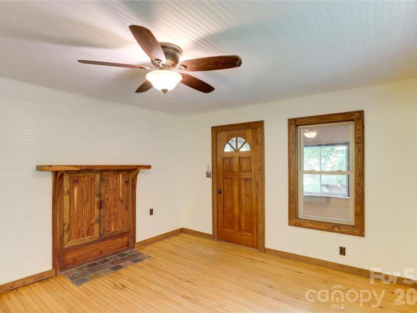 435 Mountain Cove Road, Marshall, NC 28753.  MLS# CAR4396478, YatesRealty ID 42077. 