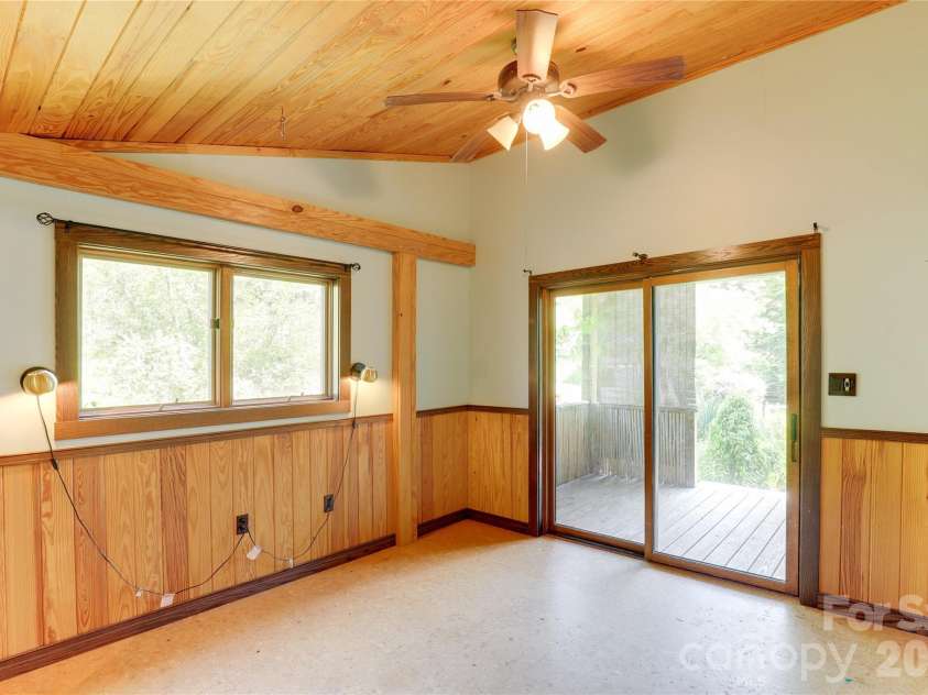 435 Mountain Cove Road, Marshall, NC 28753.  MLS# CAR4396478, YatesRealty ID 42077. 