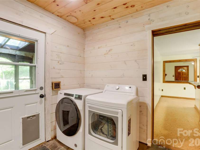 435 Mountain Cove Road, Marshall, NC 28753.  MLS# CAR4396478, YatesRealty ID 42077. Laundry room/ mud room