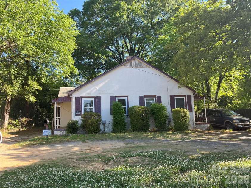 3910-3912 Tuckaseegee Road, Charlotte, NC 28208.  MLS# CAR4374760, YatesRealty ID 42078. Front