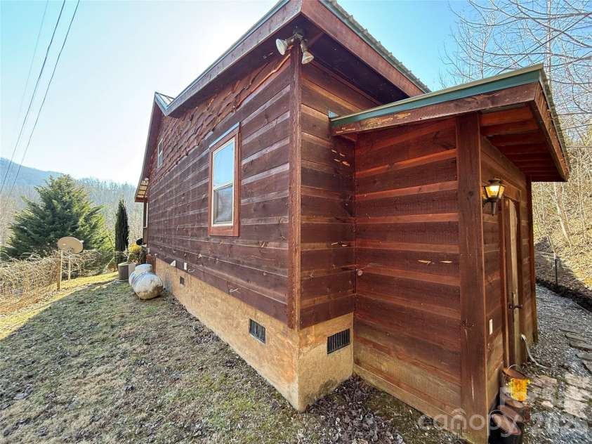 52 Supooh Lane, Sylva, NC 28779.  MLS# CAR4344694, YatesRealty ID 4208. 
