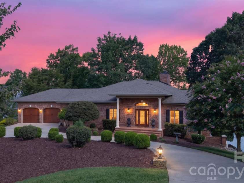 222 April Road, Troutman, NC 28166.  MLS# CAR4407181, YatesRealty ID 42082. 