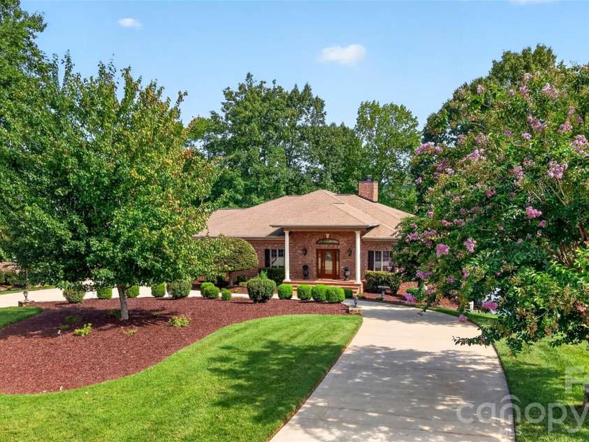 222 April Road, Troutman, NC 28166.  MLS# CAR4407181, YatesRealty ID 42082. 