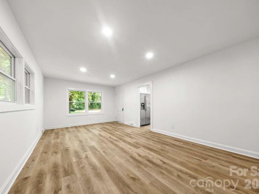 2500 Markham Court, Charlotte, NC 28205.  MLS# CAR4407746, YatesRealty ID 42084. 