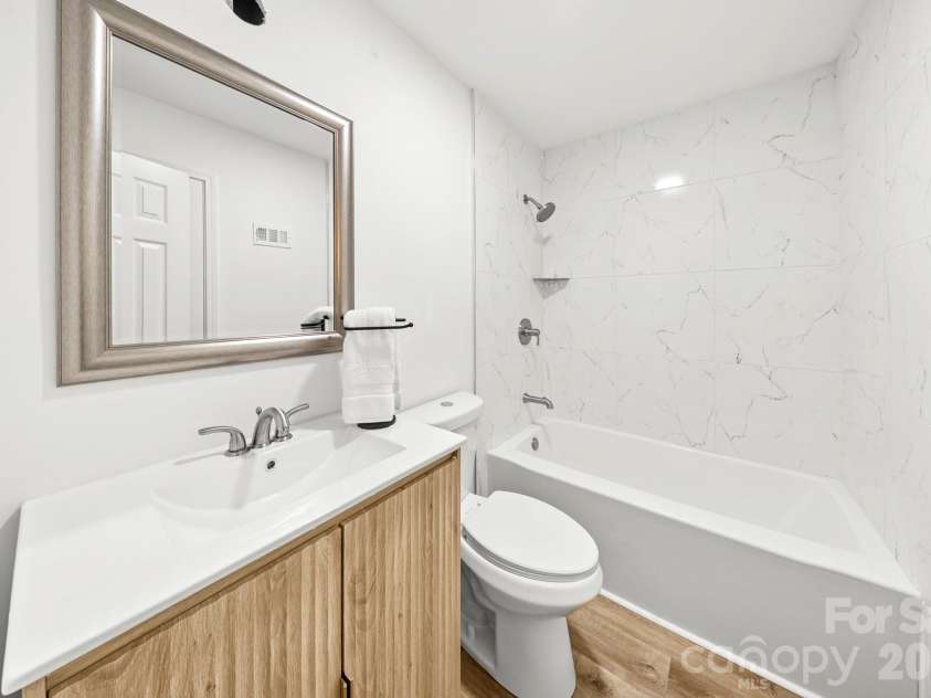 2500 Markham Court, Charlotte, NC 28205.  MLS# CAR4407746, YatesRealty ID 42084. 