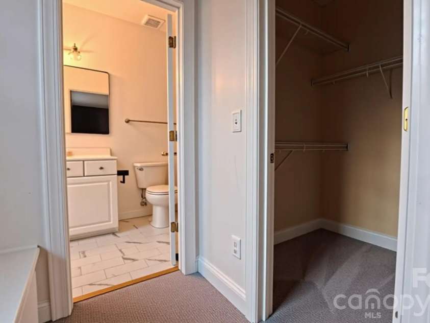 6419 Park Pond Drive, Charlotte, NC 28262.  MLS# CAR4412183, YatesRealty ID 42085. 
