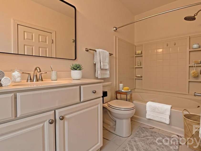 6419 Park Pond Drive, Charlotte, NC 28262.  MLS# CAR4412183, YatesRealty ID 42085. 