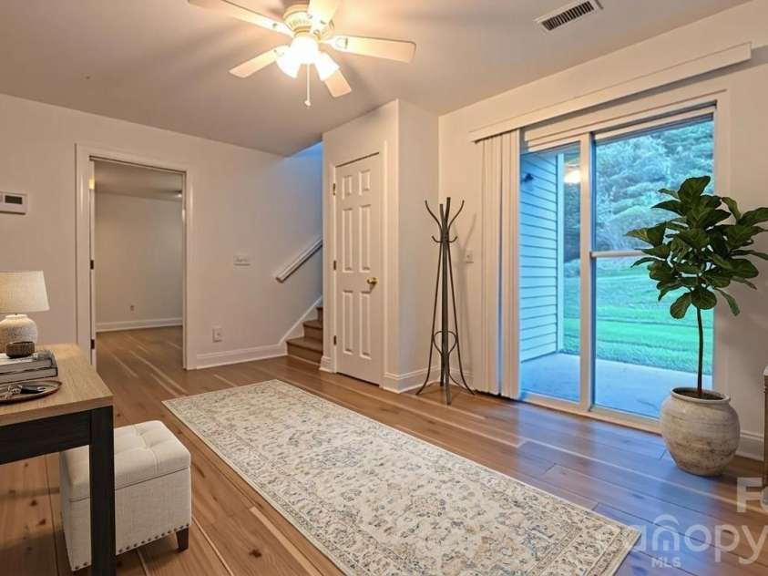 6419 Park Pond Drive, Charlotte, NC 28262.  MLS# CAR4412183, YatesRealty ID 42085. Flex space