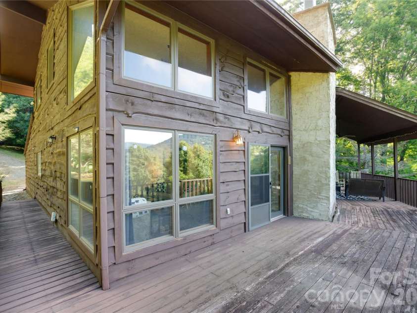 300 Buck Drive, Hot Springs, NC 28743.  MLS# CAR4404873, YatesRealty ID 42086. 