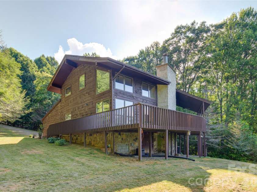 300 Buck Drive, Hot Springs, NC 28743.  MLS# CAR4404873, YatesRealty ID 42086. 