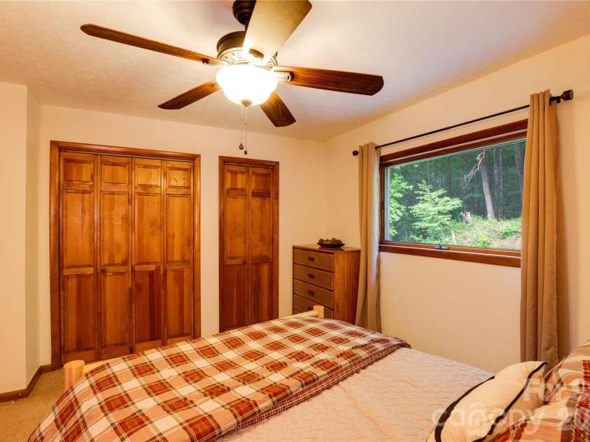 300 Buck Drive, Hot Springs, NC 28743.  MLS# CAR4404873, YatesRealty ID 42086. 