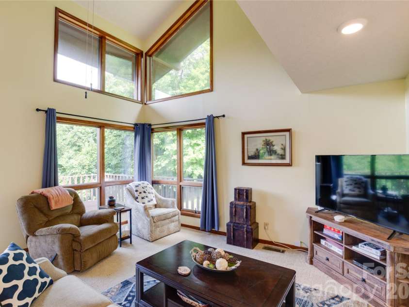 300 Buck Drive, Hot Springs, NC 28743.  MLS# CAR4404873, YatesRealty ID 42086. 