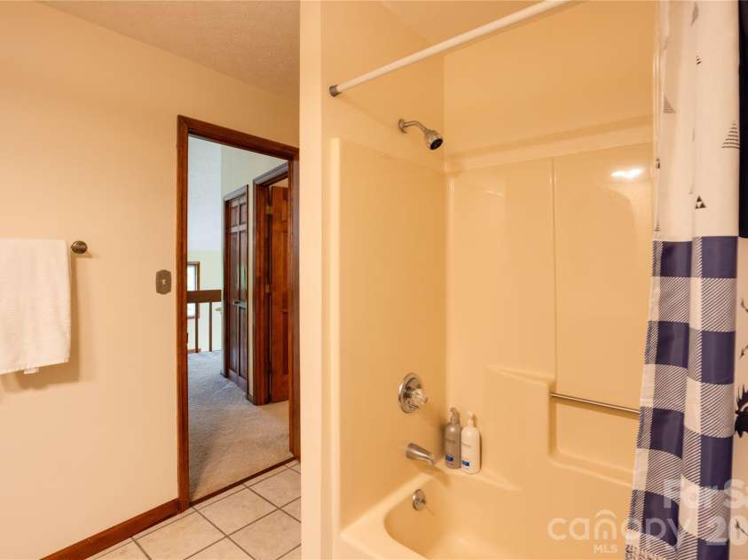 300 Buck Drive, Hot Springs, NC 28743.  MLS# CAR4404873, YatesRealty ID 42086. 