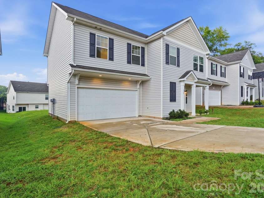 220 Lee Street, Shelby, NC 28150.  MLS# CAR4411074, YatesRealty ID 42087. 