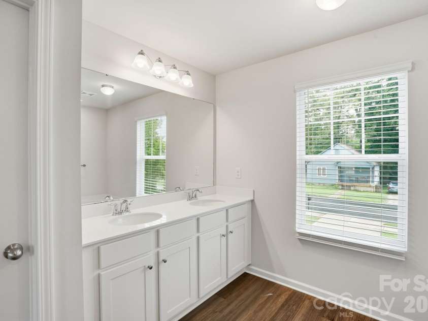 220 Lee Street, Shelby, NC 28150.  MLS# CAR4411074, YatesRealty ID 42087. 