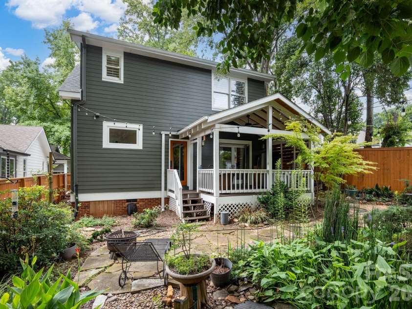 2013 Chesterfield Avenue, Charlotte, NC 28205.  MLS# CAR4411248, YatesRealty ID 42088. 