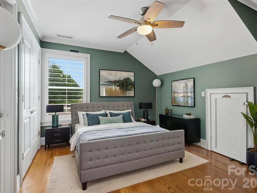 2013 Chesterfield Avenue, Charlotte, NC 28205.  MLS# CAR4411248, YatesRealty ID 42088. 