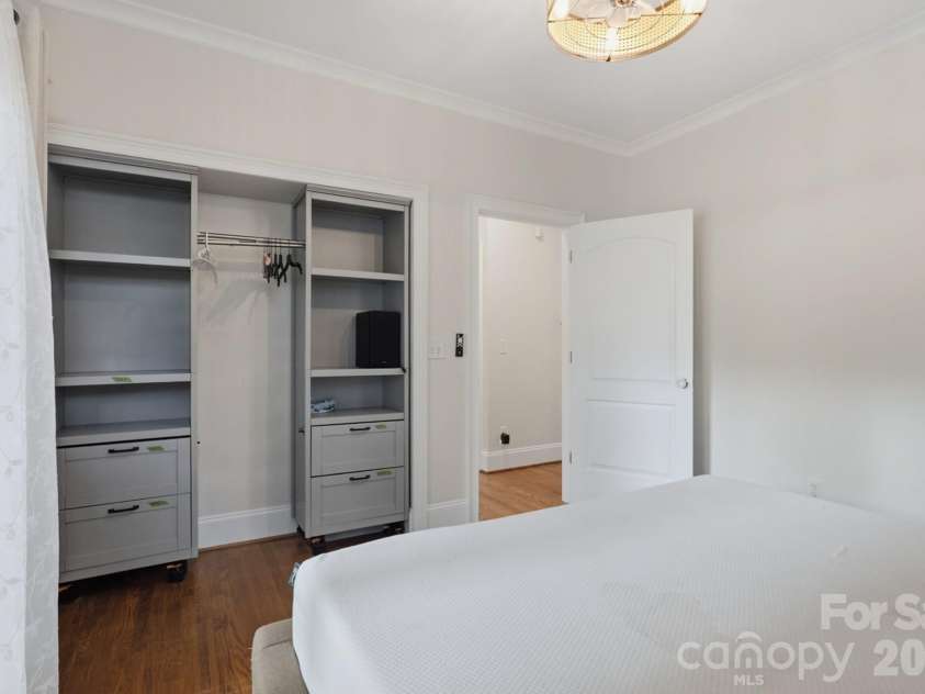 2013 Chesterfield Avenue, Charlotte, NC 28205.  MLS# CAR4411248, YatesRealty ID 42088. 
