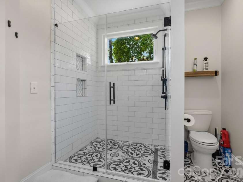 2013 Chesterfield Avenue, Charlotte, NC 28205.  MLS# CAR4411248, YatesRealty ID 42088. 