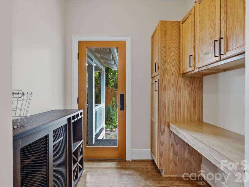 2013 Chesterfield Avenue, Charlotte, NC 28205.  MLS# CAR4411248, YatesRealty ID 42088. 