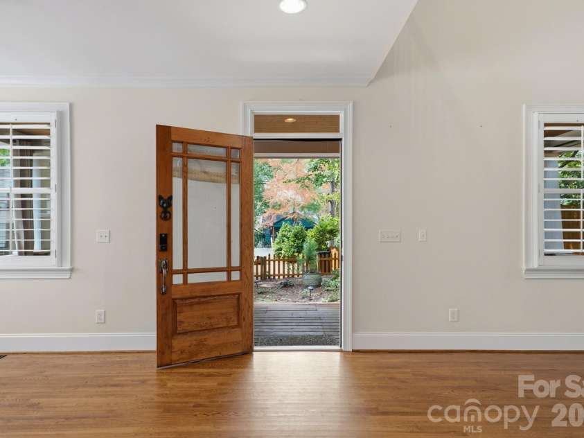 2013 Chesterfield Avenue, Charlotte, NC 28205.  MLS# CAR4411248, YatesRealty ID 42088. 