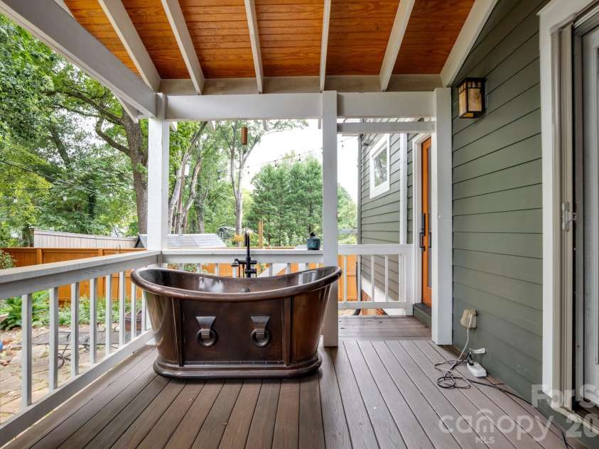 2013 Chesterfield Avenue, Charlotte, NC 28205.  MLS# CAR4411248, YatesRealty ID 42088. 