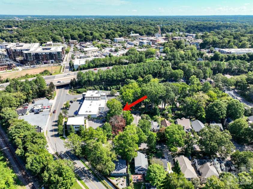 2013 Chesterfield Avenue, Charlotte, NC 28205.  MLS# CAR4411248, YatesRealty ID 42088. 