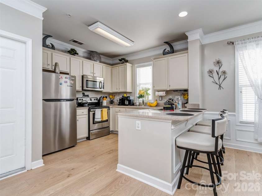 2074 Ayrsley Town Boulevard, Charlotte, NC 28273.  MLS# CAR4406409, YatesRealty ID 42089. 