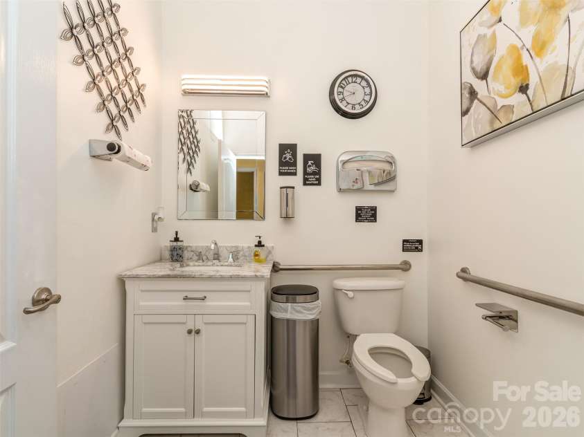 2074 Ayrsley Town Boulevard, Charlotte, NC 28273.  MLS# CAR4406409, YatesRealty ID 42089. 